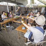 伊豆竹 - 伊豆竹のBBQスペースを借り切っての宴会。我々夫婦以外全員が東京あるいは千葉から参加。