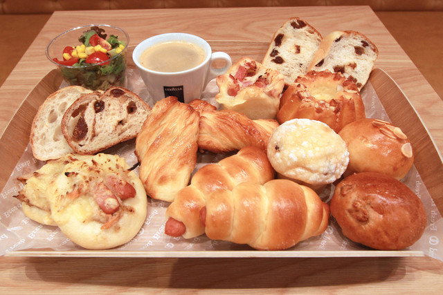 心斎橋駅近くでパン食べ放題のお店9選 おいしい料理とパンを堪能しよう Pathee パシー