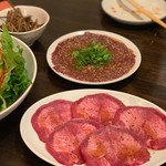 炭火焼肉　華苑 - 