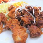 中華料理 ひろや - 一口サイズの鶏もも肉唐揚げで食べやすいです。
