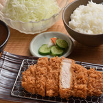 Kamakura Katsutei Aratama Souhonten - ロースカツ定食