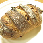 ル・プチメック - クランベリーとヘーゼルナッツのパン