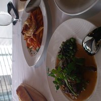 カシータ - ランチのメインです。ランチはシェアして食べるコースです！