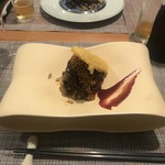 裕の輪 - 和牛ほほ肉、下にはもち麦と若松の黒キャベツ、トウモロコシの天麩羅