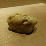 すし幸徳 - こちらは天草より赤うに。塩水もミョウバンもないので、赤雲丹なのにメチャクチャスッキリしてて、食べやすい！でも、握りよりｱﾃで欲しいかな(*´∀｀)