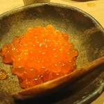 すし幸徳 - 醤油控えめの道産のいくら様。
      大将、ホントにわかってる～(*/□＼*)