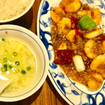 陳麻婆豆腐 - エビチリ定食