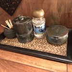 ぼちぼちいこか - 卓上調味料群