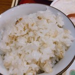 Kozakana Amochin - 1〜2割の麦ご飯。早々に無くなります。