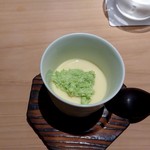 匠 進吾 - アサリ出汁の冷たい茶碗蒸しに枝豆のすりおろしを乗せて