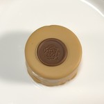 ピエール・エルメ・パリ - ムーンケーキ アンフィニマン カラメル