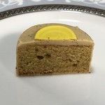 ピエール・エルメ・パリ - ムーンケーキ アンフィニマン ヴァニーユ、断面