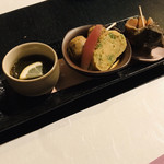 藍譜 - お通し三種
もずく、つくねと出汁巻き卵、貝