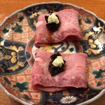 肉料理かなえ - タン刺し昆布の佃煮乗せ