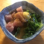 みますや - マグロ赤身と青ネギのぬた。厚みのあるマグロと味噌が絶妙な味わい。