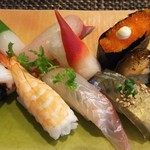 玄海鮨 - 俯瞰で  ちょいアップ