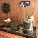 ぼちぼちいこか - 卓上調味料群