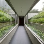 瀬戸内リトリート 青凪 - 本館と別館を結ぶ通路