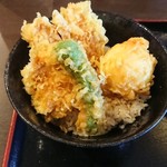 情熱うどん讃州 新大阪店 - 天丼のアップ