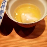 奈良屋町 青 - すっぽんのコンソメスープ、ワンタンの中にはエンペラーと豚肉？