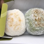 竹隆庵 岡埜 松坂屋上野店 - 白がこごめ餅緑はよもぎ餅