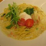 こなな トウキョウ パスタ - 豆乳カルボナーラ サーモンとほうれん草