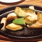 Teppanyaki&Bar toshi - アボカドと山芋の鉄板焼き