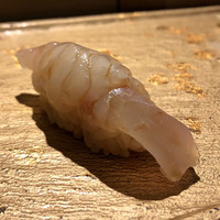 SUSHI TOKYO TEN、 新宿店 - ヒラメ昆布締め（「昼のおまかせ」3500円）