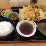 Tenkaku - 天ぷら定食1000円。