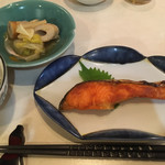 Shokusai Noguchi - 焼き鮭。このあと味噌汁と卵焼きが来ました