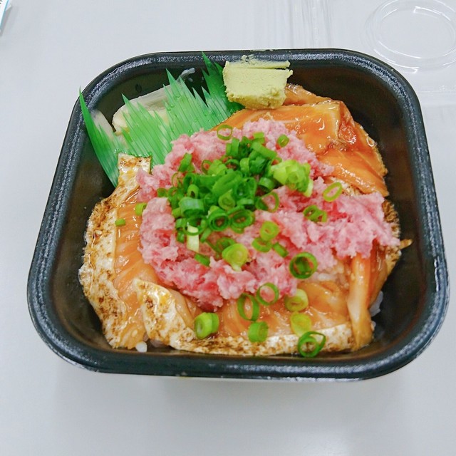 こうべ海鮮 丼丸 神戸学院前店 朝霧 海鮮丼 食べログ