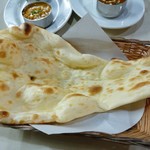 レストラン　ガンジー - セットのナン　小ぶりだけど、お代わり自由( ･ω･)ﾉ