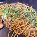 お好み焼き　タッチ - 焼きそば ソース いか 500円 ＋大盛り100円