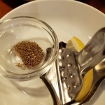 味らい - 唐揚げ用のレモンとスパイス