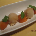 スタジオーネ フルッティフィカーレ - 桃のミントとスパイスコンポート