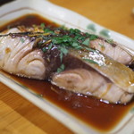 もんぱち - お通しのブリの照り焼き