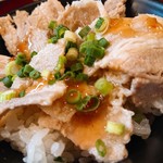 長崎らーめん 西海製麺所 - 西海・梅ダレ豚丼(梅ダレ豚丼)