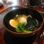 志蕎庵 江月 - ハマグリと海苔の入った暖かいそば（蕎麦三昧セットの三番目）