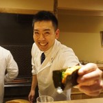 富小路 やま岸 - 若い笑顔が眩しい♪