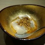 富小路 やま岸 - デザートは胡桃餅。