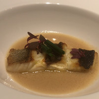 麻布箪笥町 天涼庵 - スズキのポワレ　ヴァンブランソース