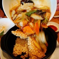 神楽坂 龍公亭 - 海鮮五目おこげ1,600円也。これも「あん」は少なめ。素材を楽しむバランス調理やね、きっと