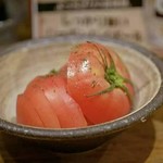 骨付鳥、からあげ、焼鳥 がブリチキン。 - 冷やしトマト