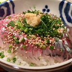 めしの助 - 鯵のたたき丼(ネタのみ大)