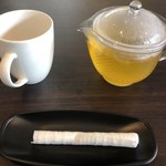 カフェ ラボ - ウコン茶 400円＋税