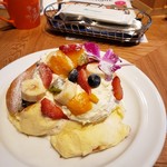 メレンゲ  - Hawaiian Fruits pancakes