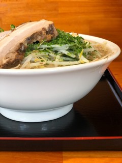 ラーメン405 - 正面右