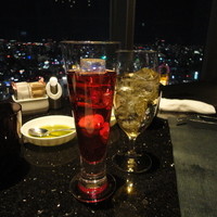 テーブル36 - 乾杯！