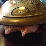 浜清丸 - はみ出す海鮮丼