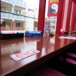 マジックスパイス - 眺めの良い二階のカウンター席